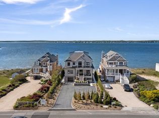 686 Dune Rd, Westhampton Beach, NY 11978