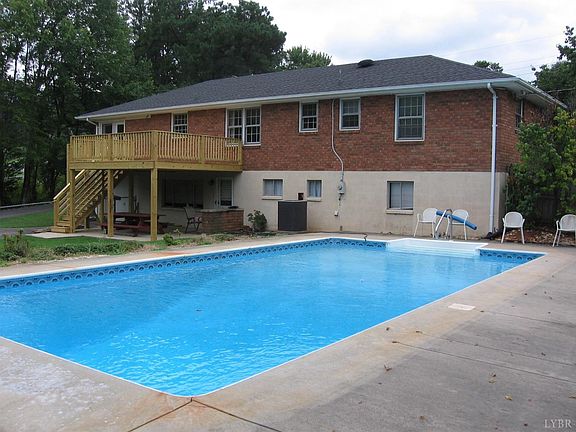 3rd image of 141 Deerwood Dr