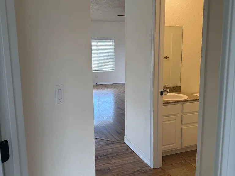 1708 College Park — Photo 7