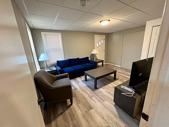 4th image of 1910 Coltman Rd #3