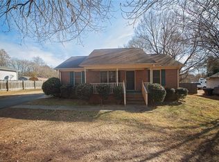 1407 Pisgah Church Rd, Greensboro, NC 27408