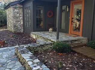 504 Middleton Rd, Hendersonville, NC 28739