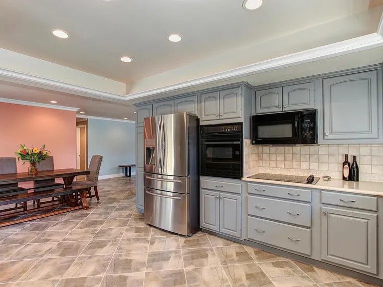 8402 Acorn Dr — Photo 8
