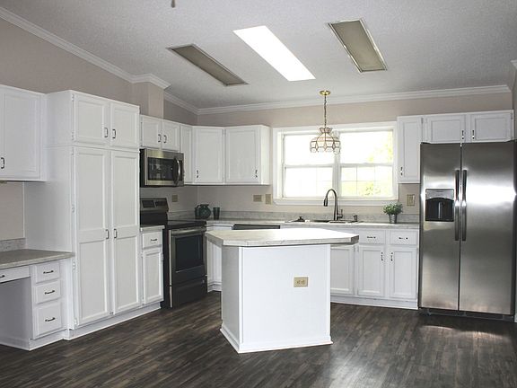 5th image of 8 Furlong Ct