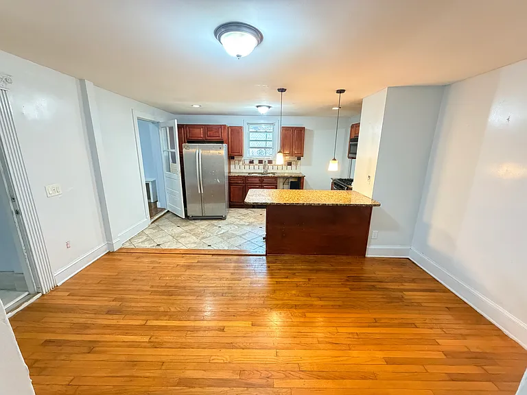 120 Wellbrook Ave — Photo 2