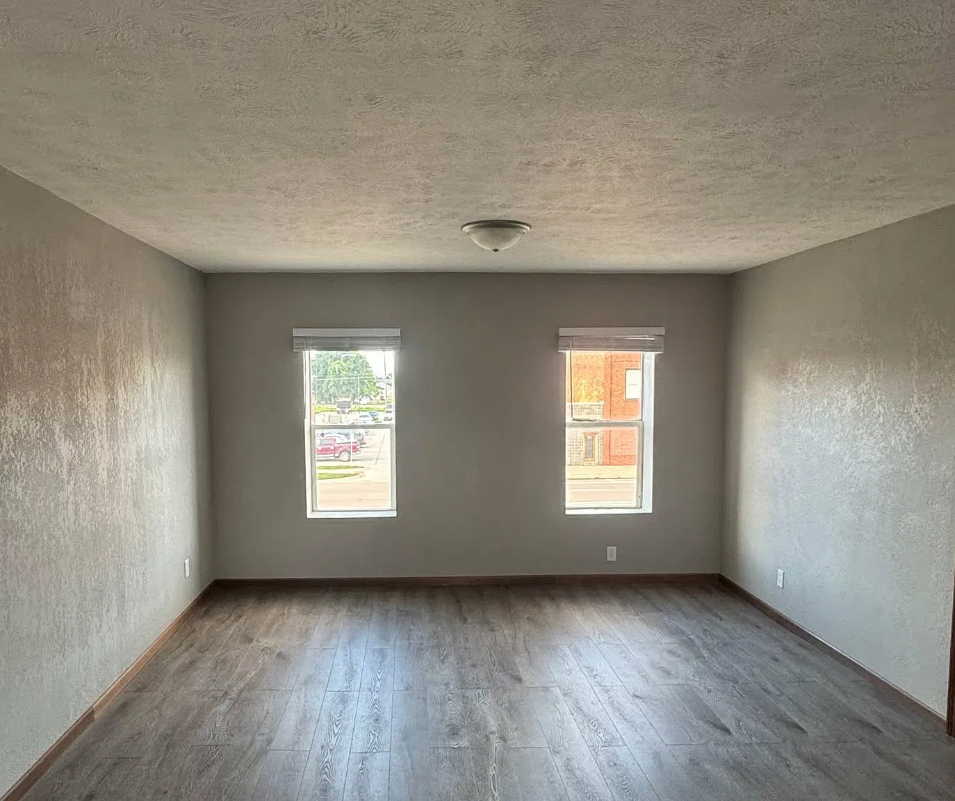 2 bed, 950 sqft, $950 — Photo 1