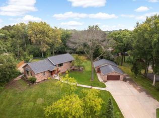 576 Burr Oak Ln, Hudson, WI 54016