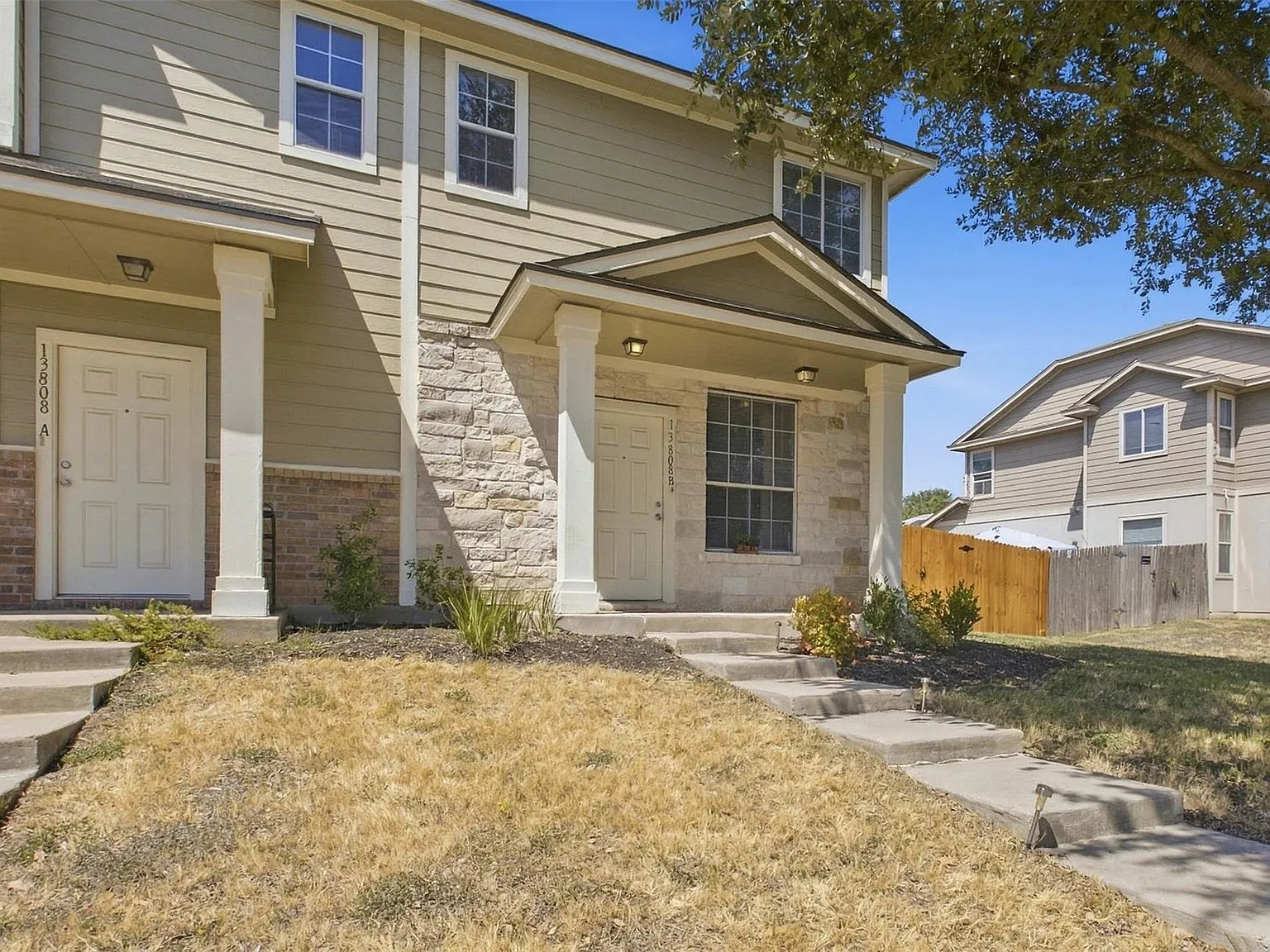 3 bed, 2.5 bath, 2719 sqft, $1,950 — Photo 4