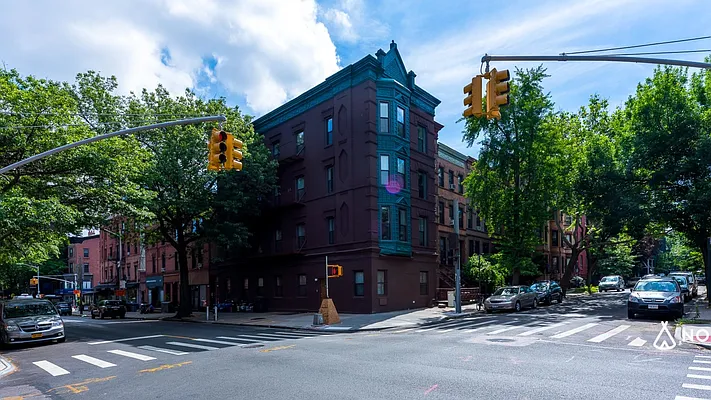 Rented by Nooklyn NYC LLC | media 11