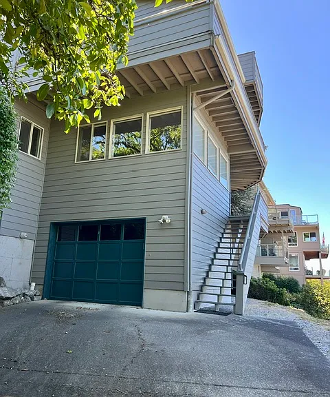 200 Forest Ln — Photo 2