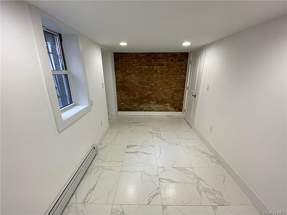 3rd image of 3558 Willett Ave Floor 2