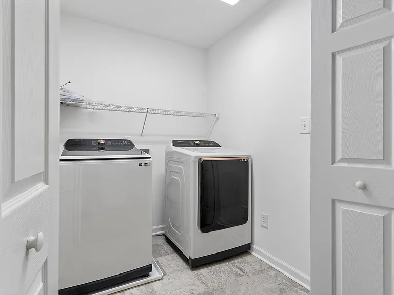 101 Sycamore Ln — Photo 40