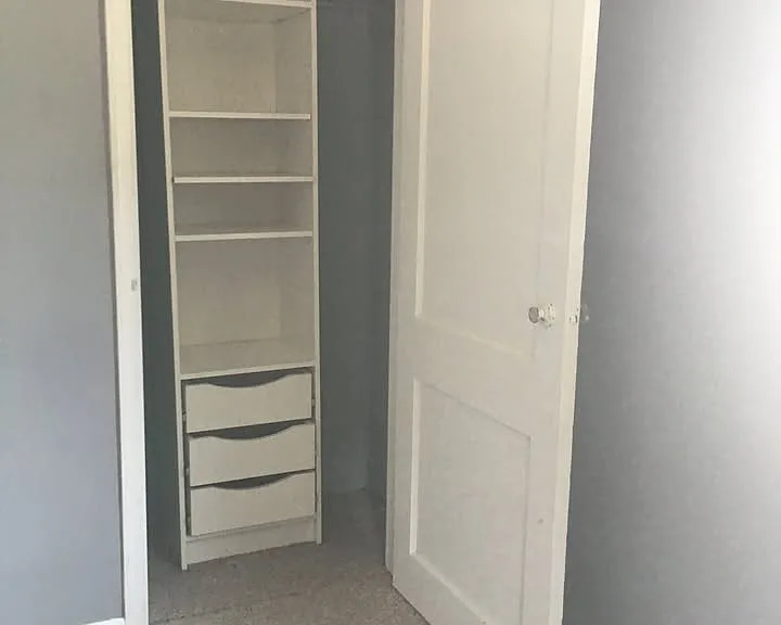 Closet 1 w. organizer