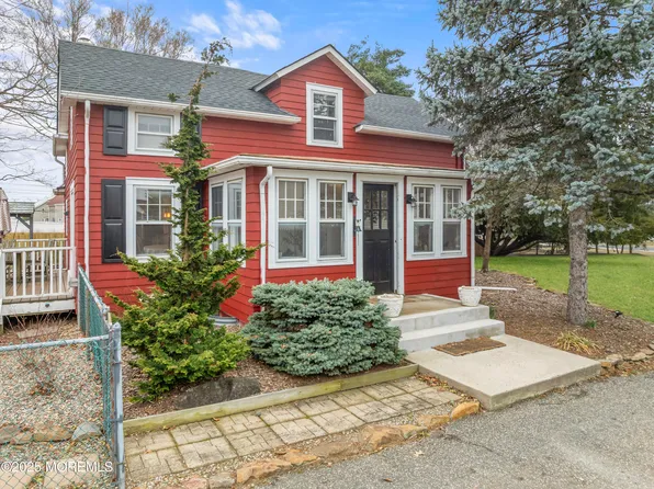6 Bedle Road, Hazlet, NJ 07730