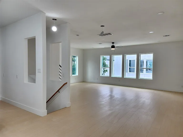 3407 Saint Emanuel St — Photo 15