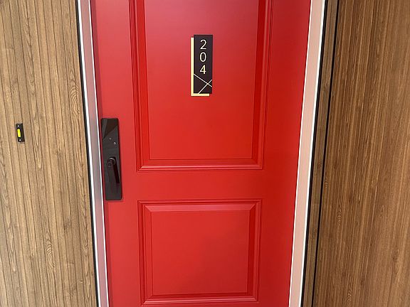 4th image of 1717 Elm St #204