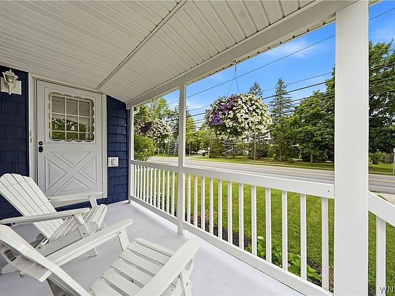 3rd image of 360 Aurora St