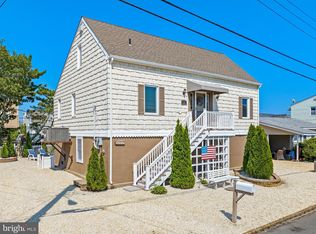 11 W Lavenia Ave, Brant Beach, NJ 08008