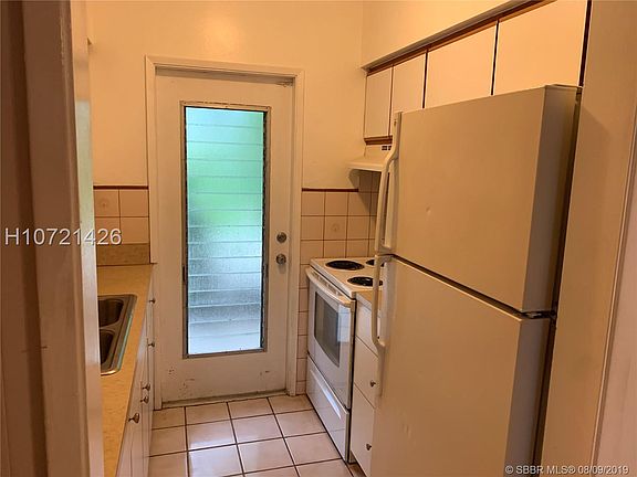 4th image of 1525 SE 15th St APT 6