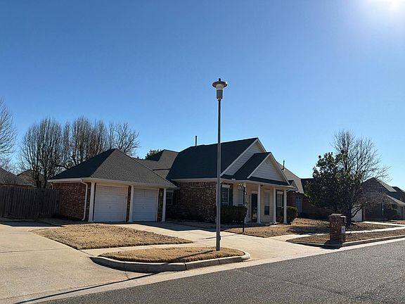 3rd image of 3908 Shandon Way