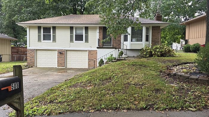 1st image of 508 NE Johnston Dr