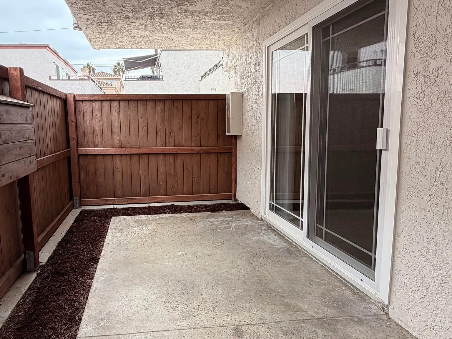 2 bed, 1.5 bath, 1050 sqft, $3,700 — Photo 2