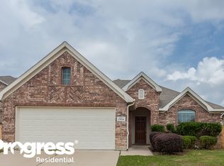 2808 Merry View Ln, Fort Worth, TX 76120
