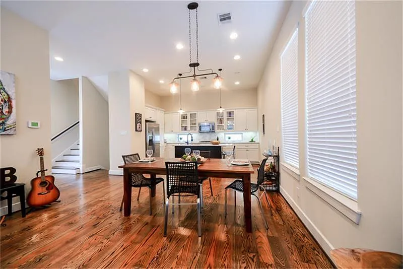 3 bed, 3.5 bath, 2156 sqft, $925 — Photo 2