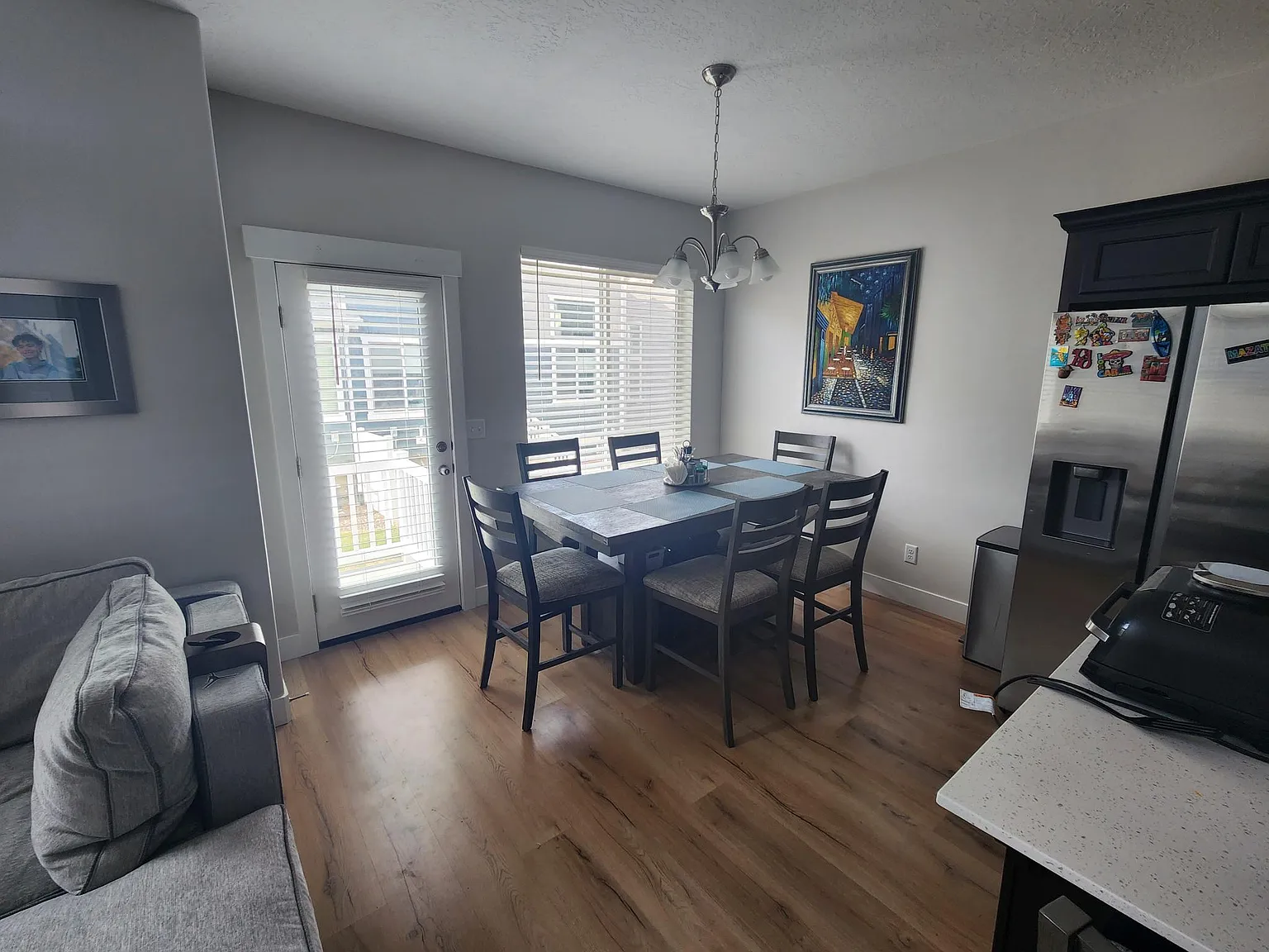 3 bed, 2.5 bath, 2296 sqft, $2,300 — Photo 4