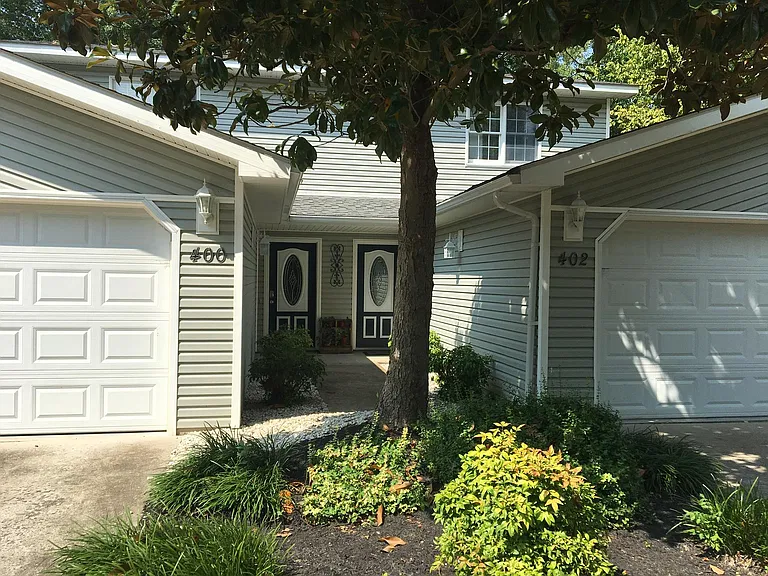 402 Prentice St — Photo 1