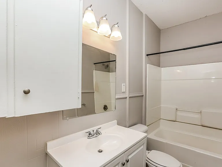 926055_029_bathroom_13144149.jpg