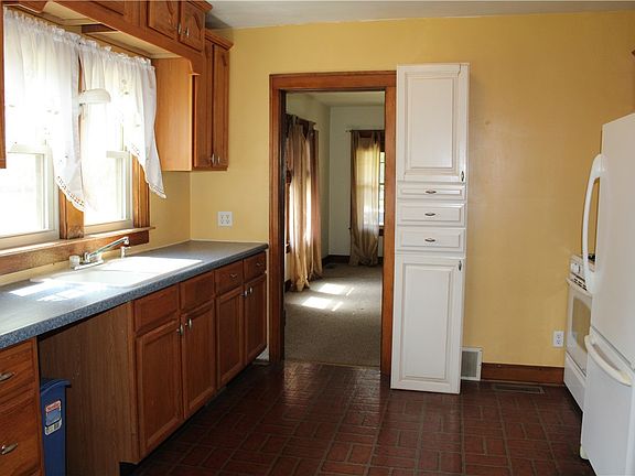 5th image of 707 W North 2nd St