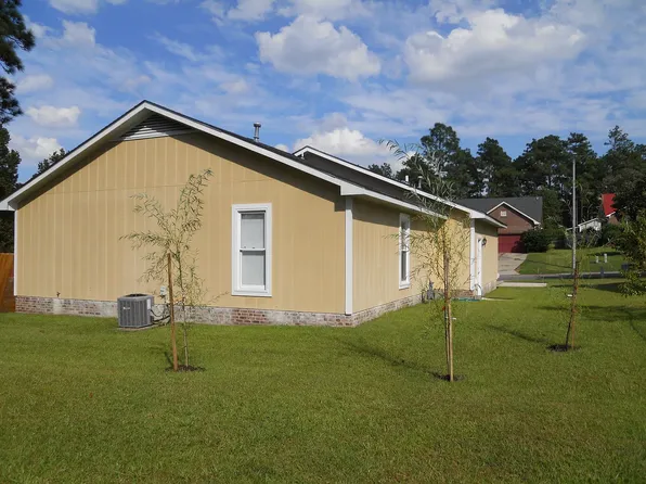 682 Daharan Dr, Fayetteville, NC 28314