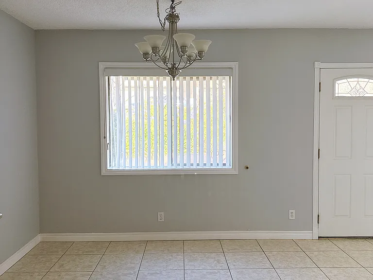 1537 Potrero Grande Dr — Photo 5