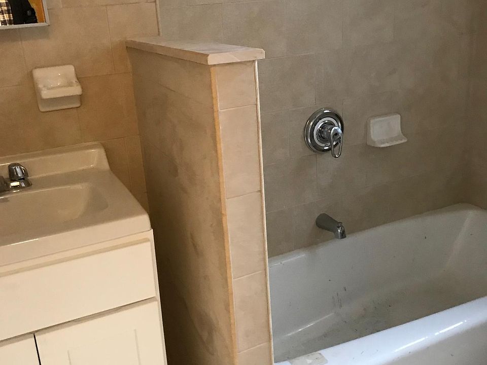 2nd image of 734 E 228th St APT 4D
