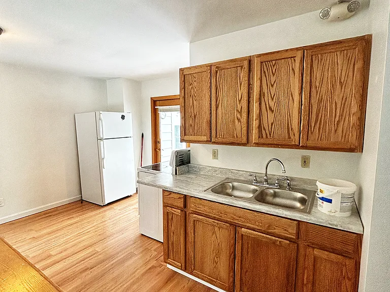 Edgewood Dr — Photo 4