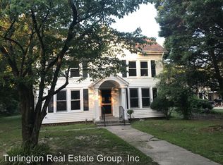 305 W Canary St, Dunn, NC 28334