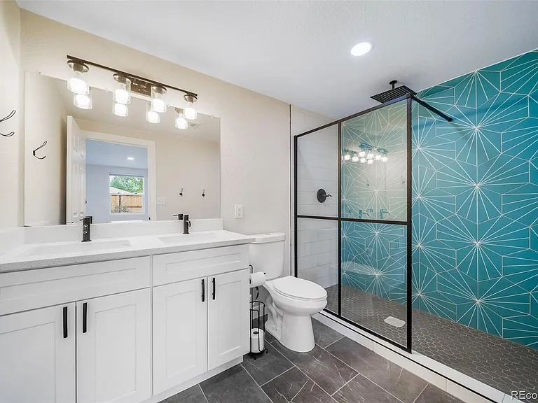 2395 S Irving St — Photo 15