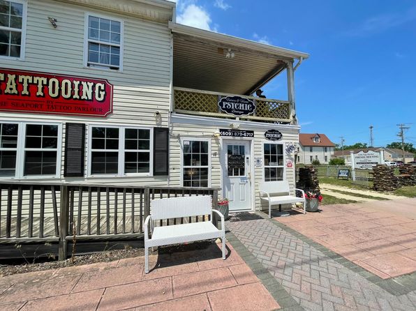 17 E Main St Unit 1