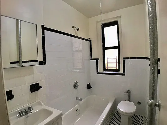 Rented by Sovereign Associates | media 8