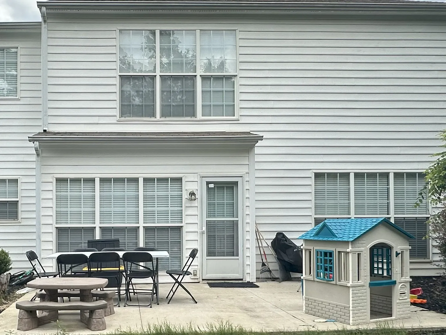 3624 Manor House Drive — Photo 2