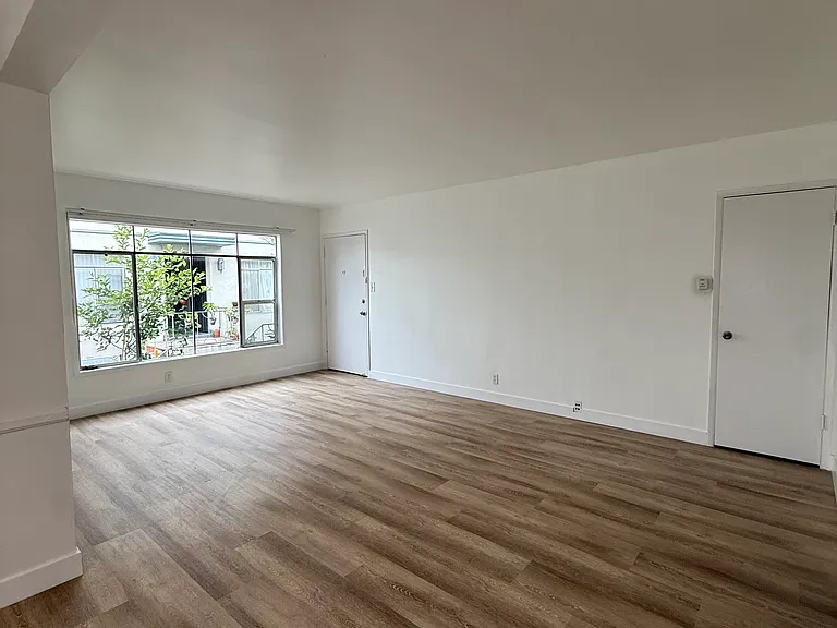3549 S Sepulveda Blvd #1 — Photo 1