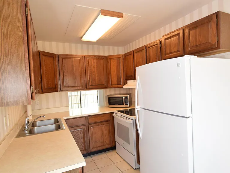 658 Atlantic Dr — Photo 17