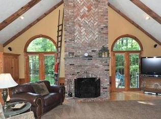 21 Elizabeth Rd, Hopkinton, MA 01748