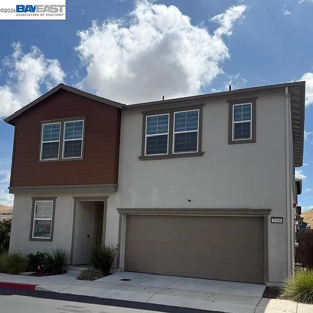 4 bed, 2076 sqft, $3,999 — Photo 2