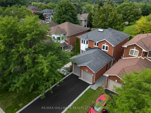872 Hilton Blvd, Newmarket, ON L3X 2H8