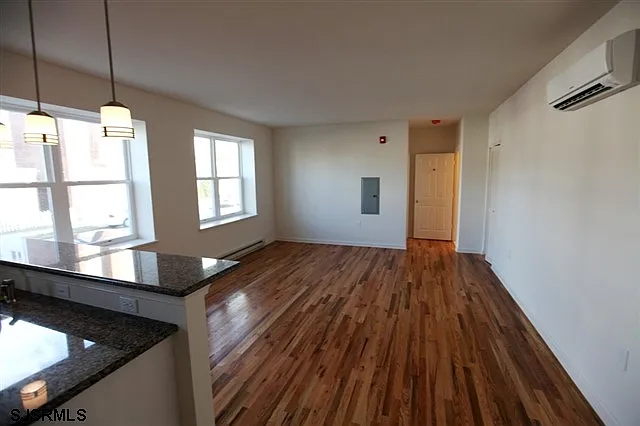2 S Oakland Ave — Photo 10