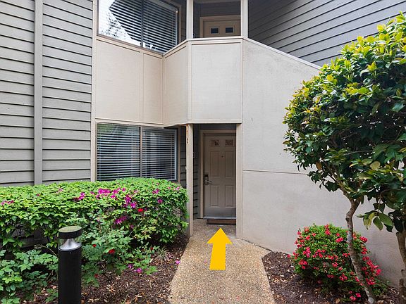 2nd image of 129 Hartland Dr. #8-D