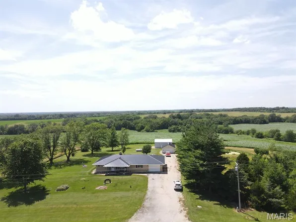 27387 State Highway D, La Belle, MO 63447