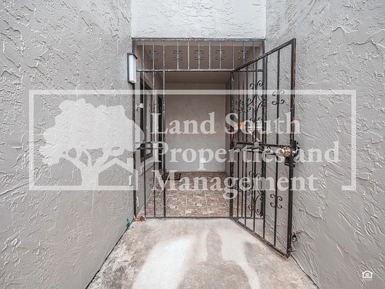 1 Lake Hollingsworth Dr #6 — Photo 17